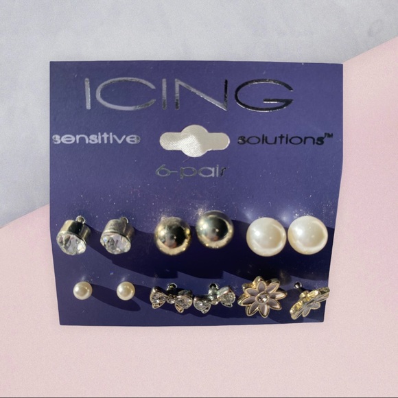 12 Pairs of Stud Earrings - Picture 3 of 3